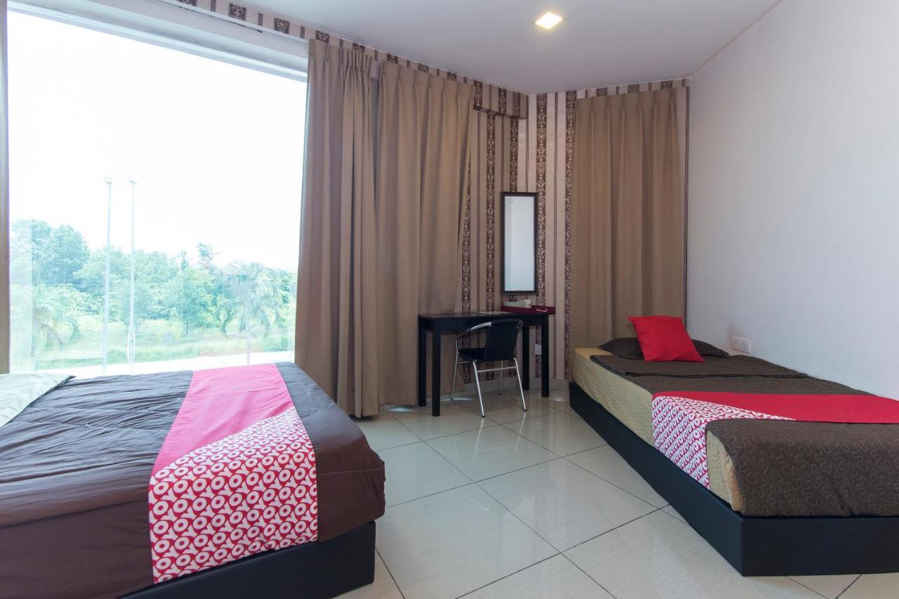 Night Queen Hotel Sepang Dış mekan fotoğraf